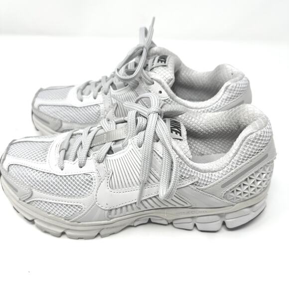 Nike Shoes - Nike Womens Zoom Vomero 5